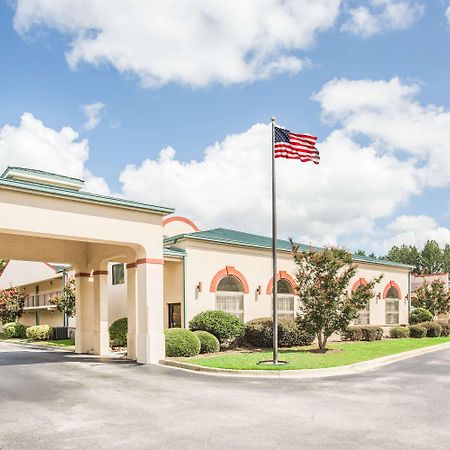 Days Inn & Suites By Wyndham Columbia Airport Вест-Коламбія Екстер'єр фото
